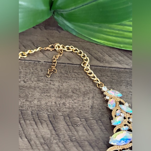 Elegant Gold and Iridescent Statement Necklace - Picture 11 of 16